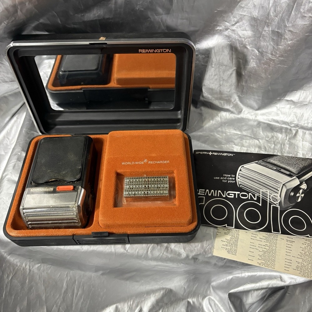 Vtg Remington Electric Shaver & Blade Cover Original Case With Cord Works Great